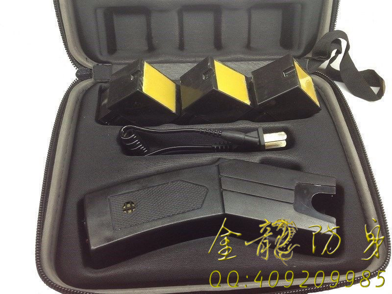 出租車司機(jī)野外電擊槍有哪些個(gè) 出租車司機(jī)野外電擊槍有哪些個(gè)