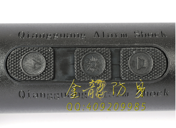 TW-303型多功能大功率防暴電擊器 TW-303型多功能大功率防暴電擊器