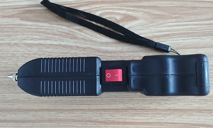 TW-10型報(bào)警照明高壓電擊器 TW-10型報(bào)警照明高壓電擊器