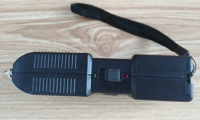 TW-10型報(bào)警照明高壓電擊器 TW-10型報(bào)警照明高壓電擊器